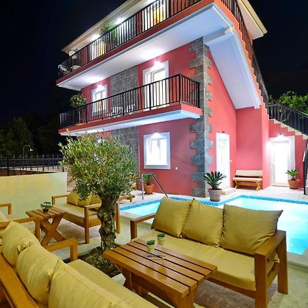 Apartments Lux S 티바트 외부 사진