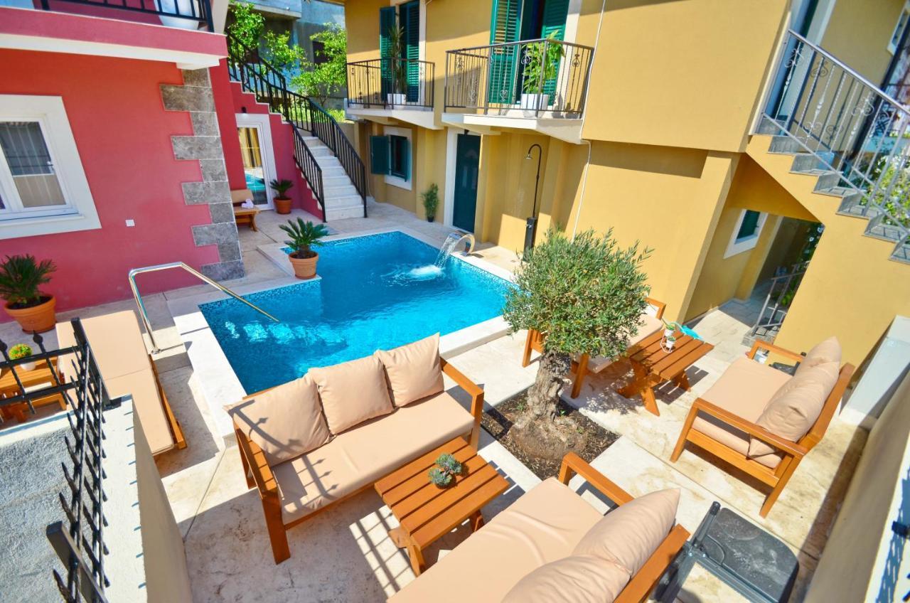Apartments Lux S 티바트 외부 사진
