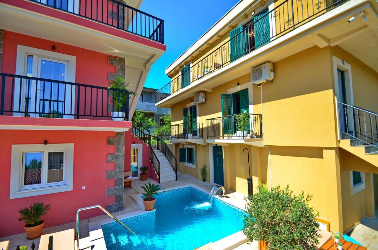 Apartments Lux S 티바트 외부 사진
