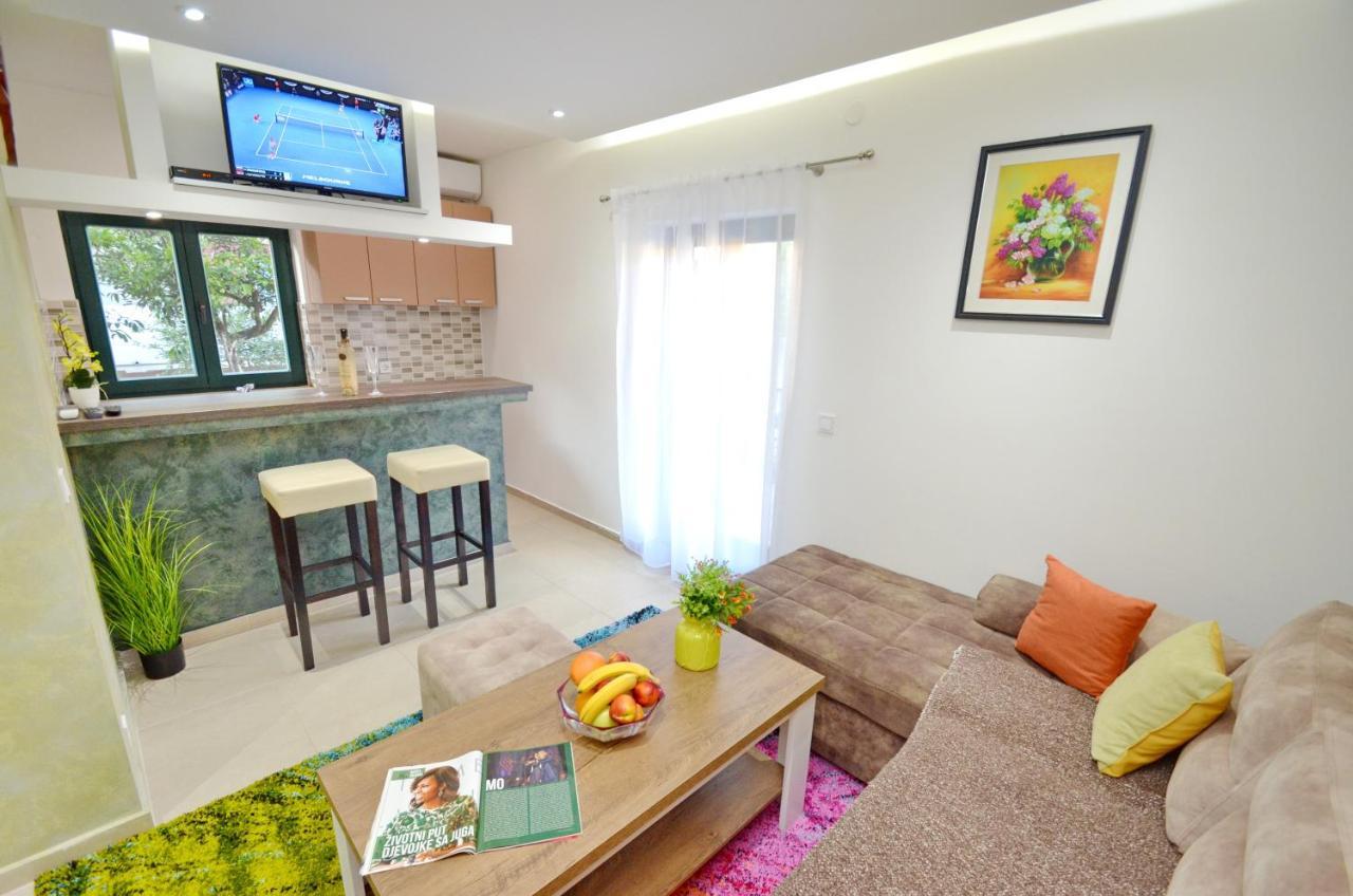 Apartments Lux S 티바트 외부 사진