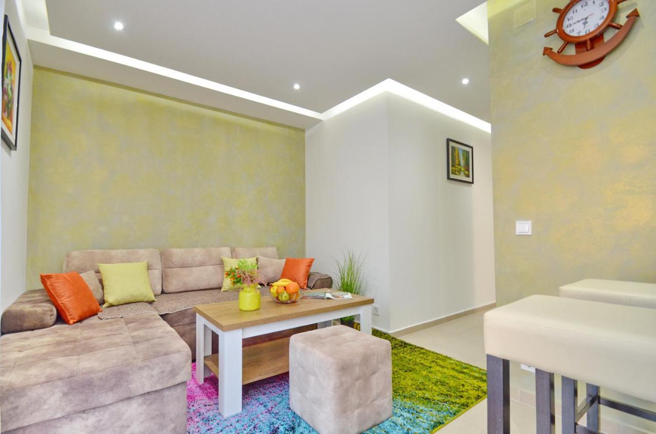 Apartments Lux S 티바트 외부 사진