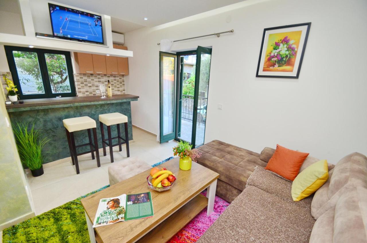 Apartments Lux S 티바트 외부 사진