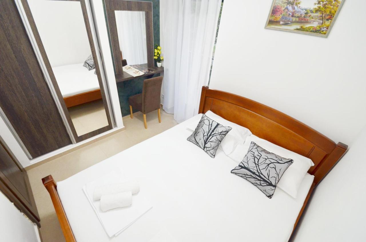Apartments Lux S 티바트 외부 사진