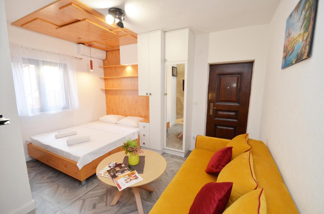 Apartments Lux S 티바트 외부 사진