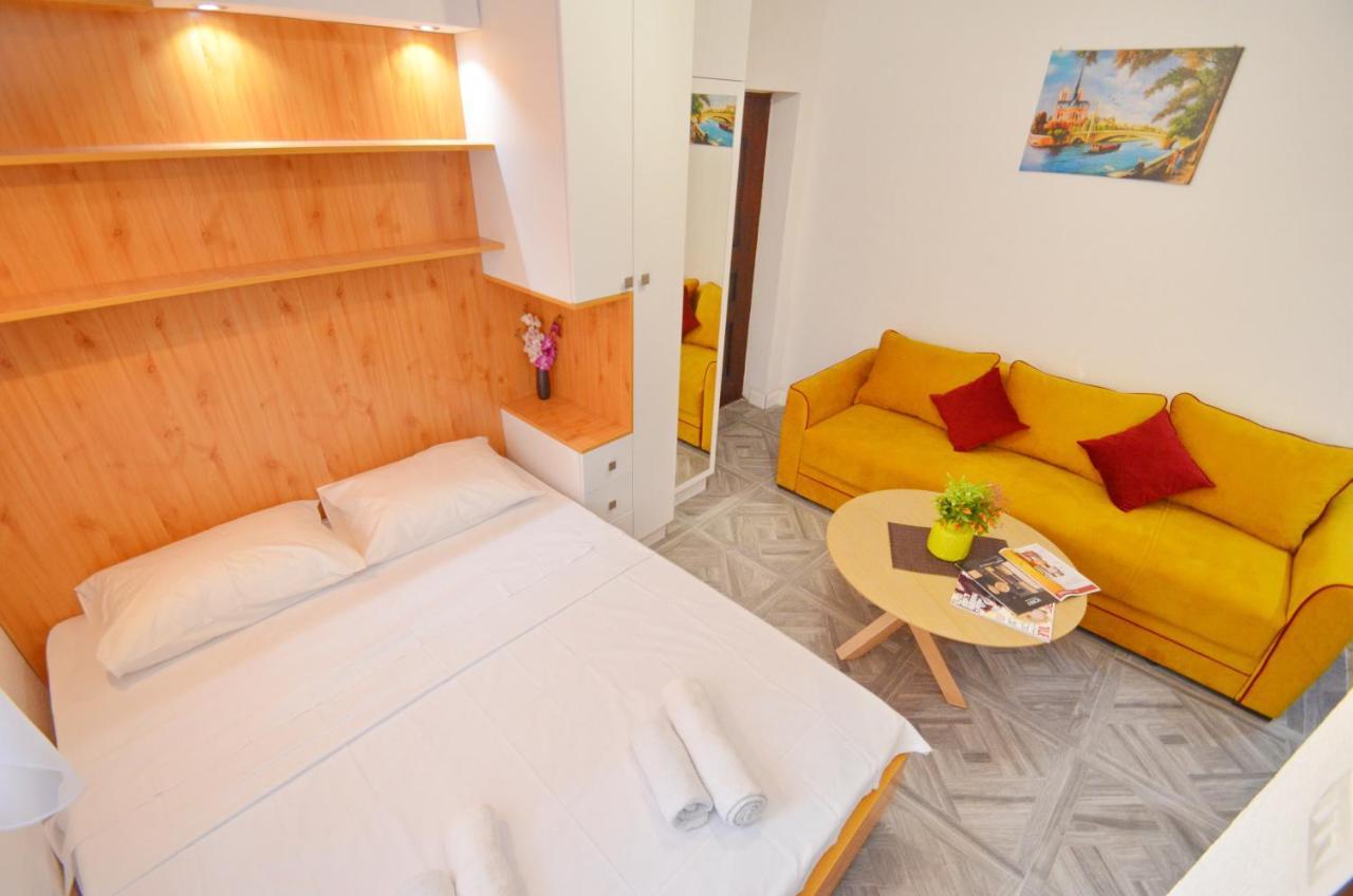 Apartments Lux S 티바트 외부 사진