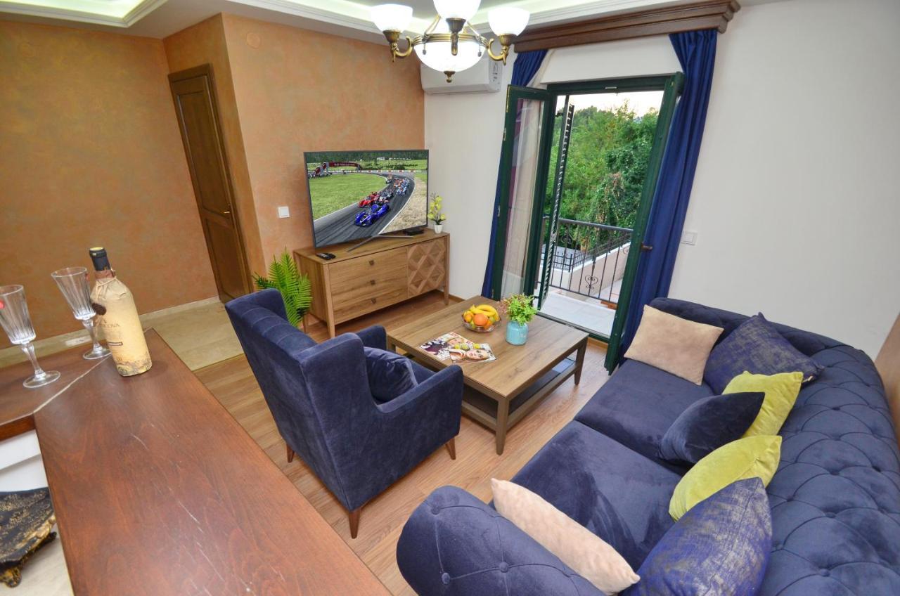 Apartments Lux S 티바트 외부 사진