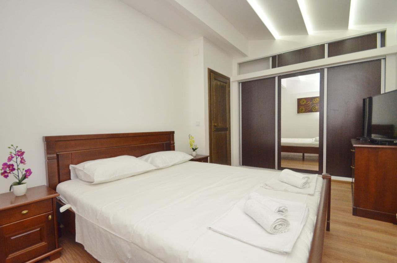 Apartments Lux S 티바트 외부 사진
