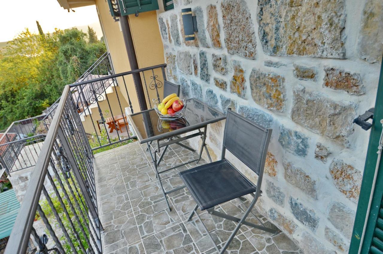 Apartments Lux S 티바트 외부 사진