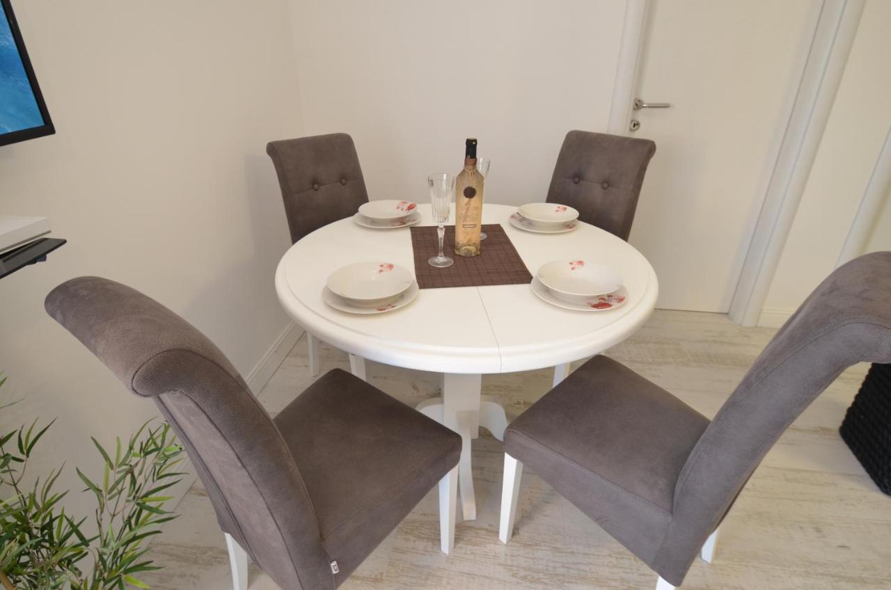 Apartments Lux S 티바트 외부 사진