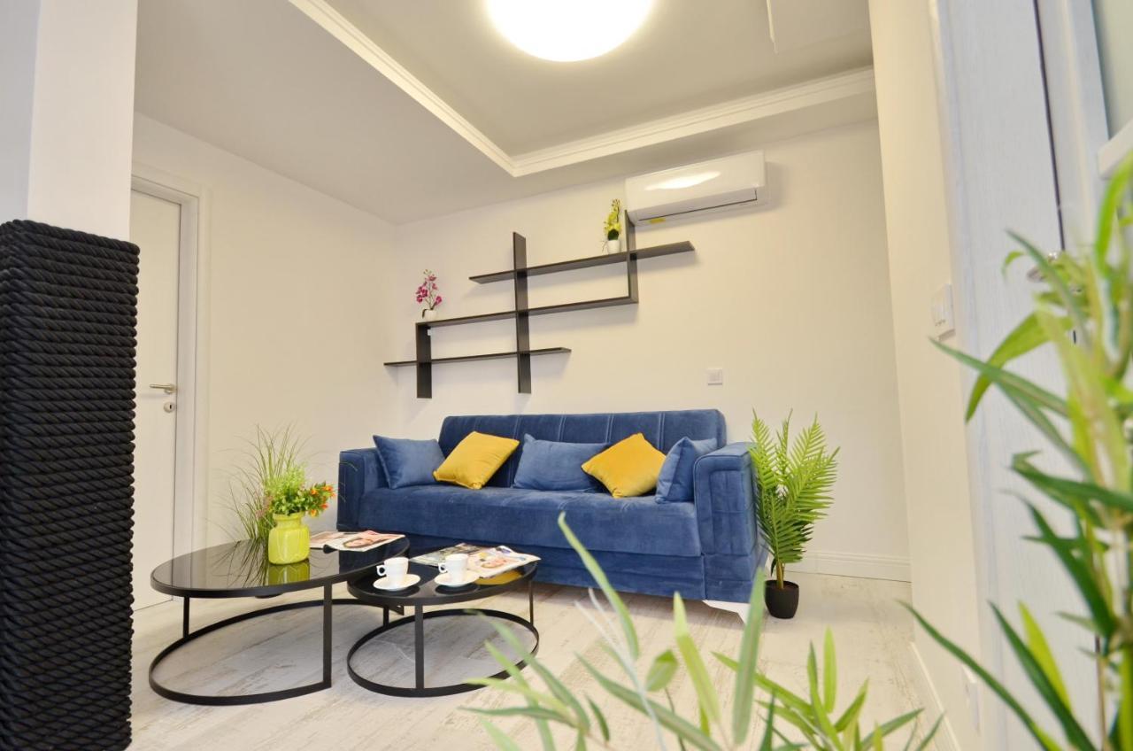 Apartments Lux S 티바트 외부 사진