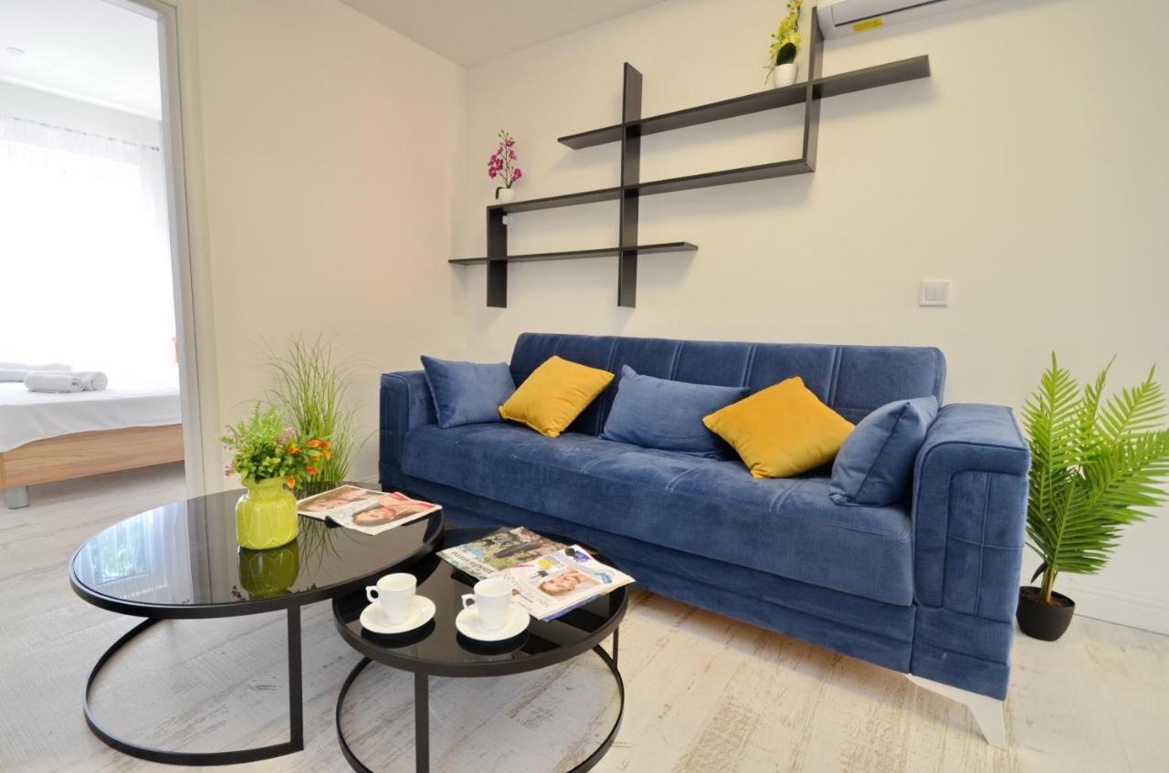 Apartments Lux S 티바트 외부 사진