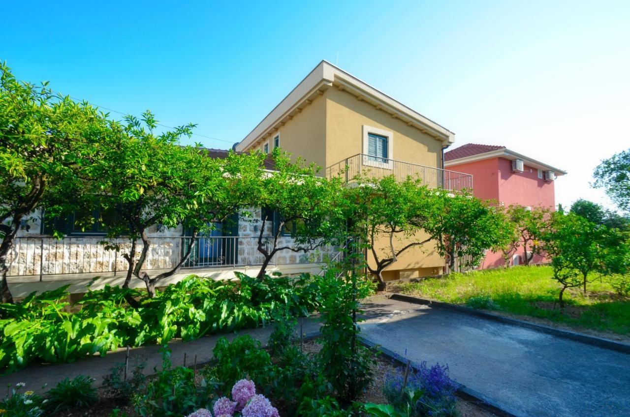 Apartments Lux S 티바트 외부 사진