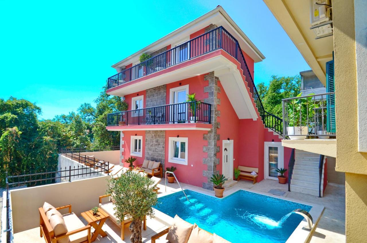 Apartments Lux S 티바트 외부 사진