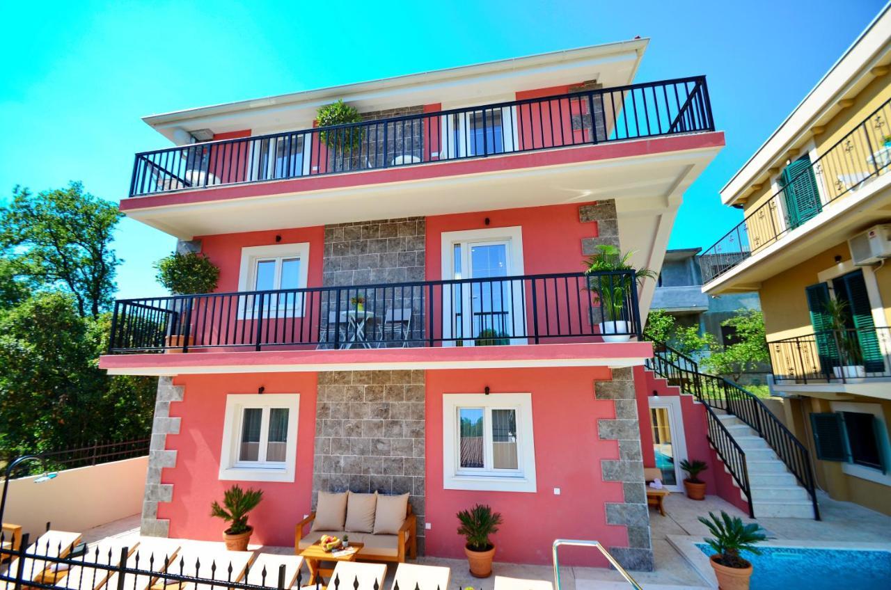 Apartments Lux S 티바트 외부 사진